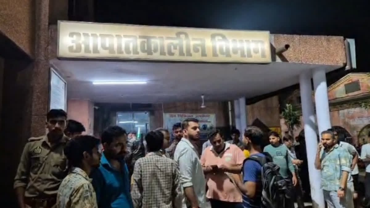 Five Killed, 11 Hurt After Truck Ploughs Into Stranded Bus Passengers In UP's Etah