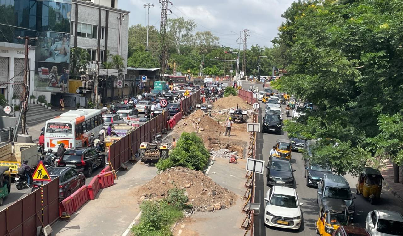 Hyderabad police enforce one-way traffic around KBR park
